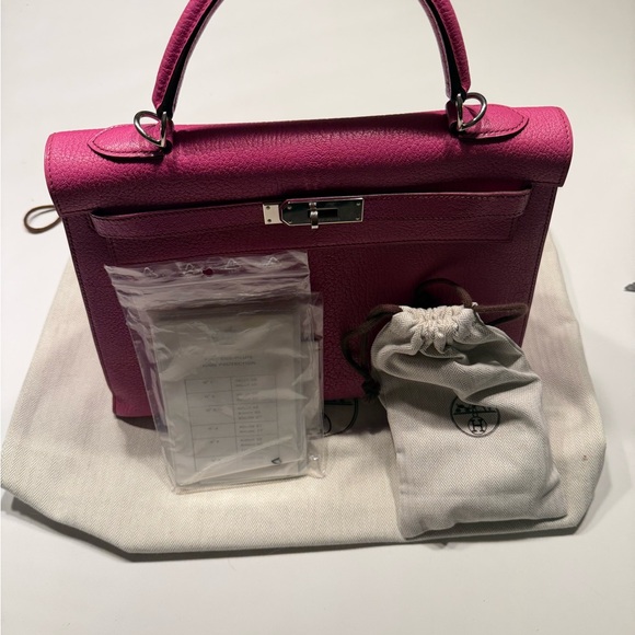 Hermes Chèvre Kelly 20 Handbag - Picture 4 of 11